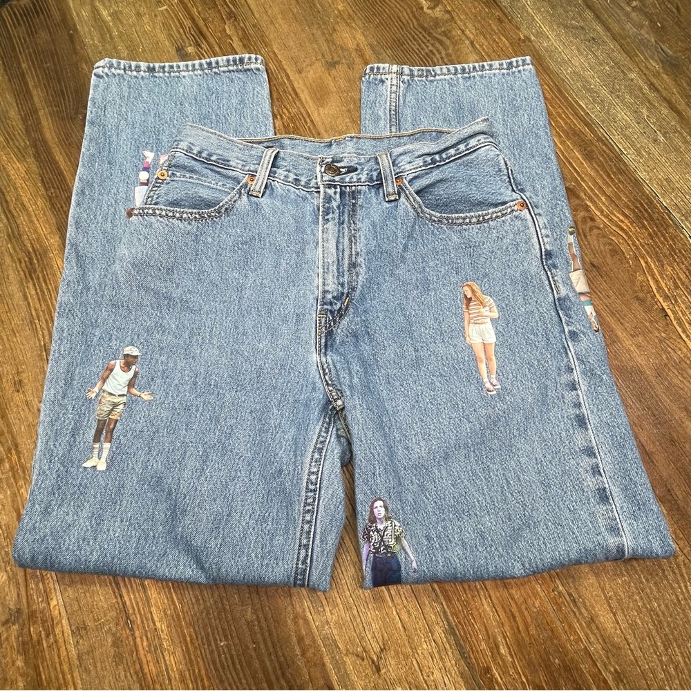 Levi Strauss X Stranger Things Dad Jeans Size 25 - Picture 2 of 11